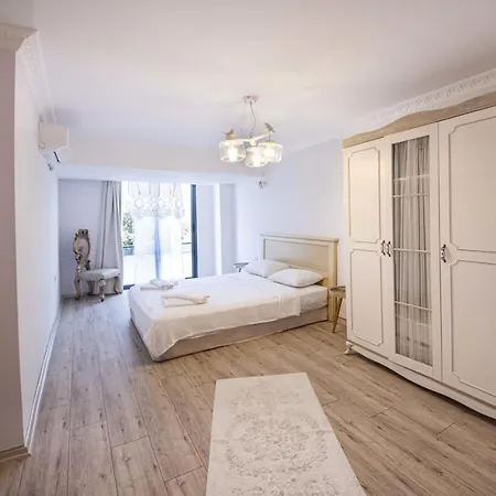 Seaside House With Mesmerizing View In Apartament Göltürkbükü