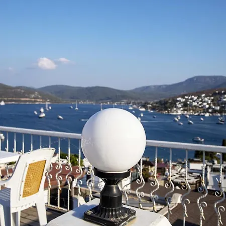 Seaside House With Mesmerizing View In Göltürkbükü