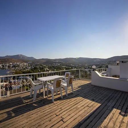 Seaside House With Mesmerizing View In Golturkbuku